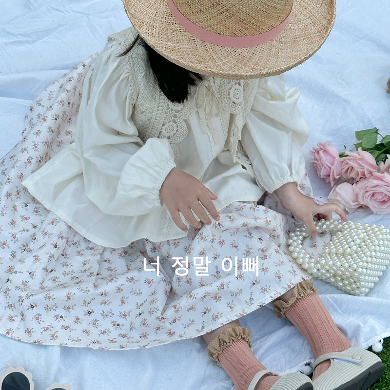Bolsa de perlas portátil para niñas 2023 nueva pequeña princesa tejida a mano bolsa de mensajero bolsa de accesorios de cambio de bebé mini