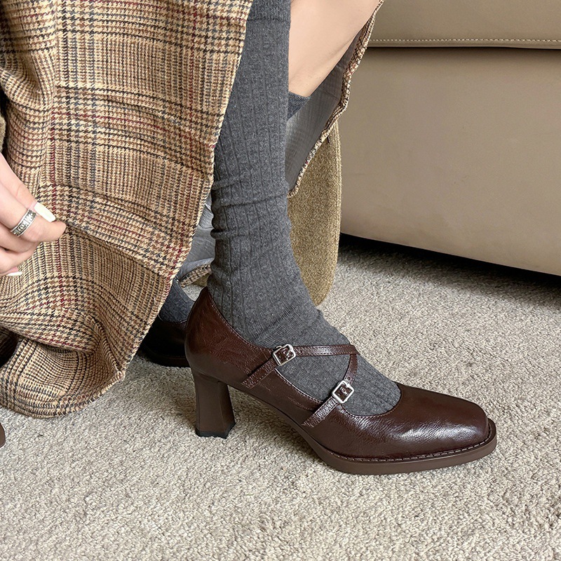 Fashionable elegant high heels square toe low-cut