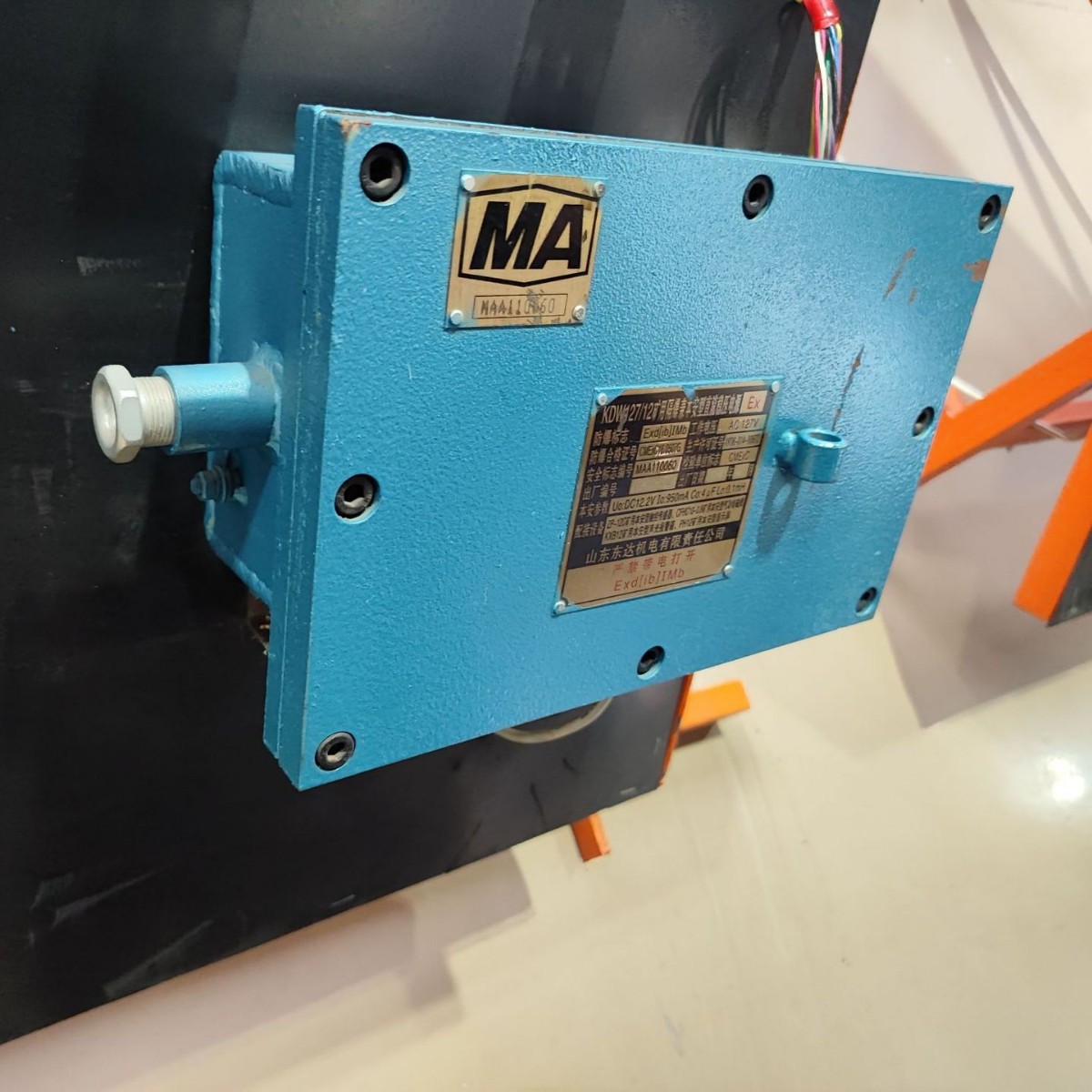 KDW127型直流稳压电源参数特点输入电压127V输出24V稳压电源