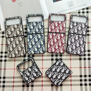 Чехол для Samsung Z Flip 3/5 и Fold 4 буква D противоударный