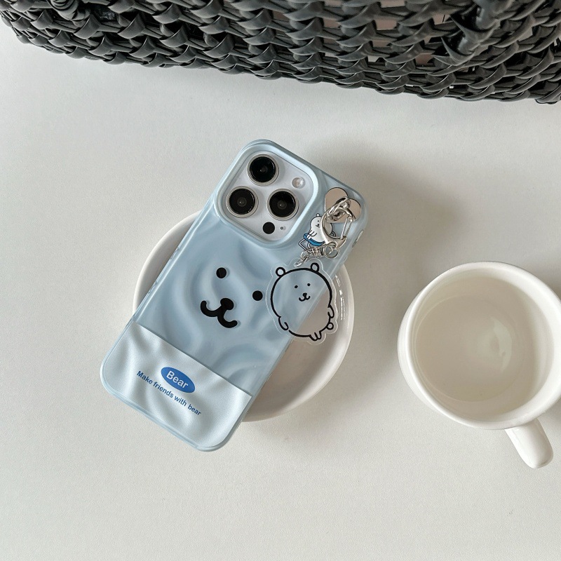 La expresión de oso plisado de niña es adecuada para iPhone16ProMax nuevo 15 funda para teléfono móvil Apple 13/14 hembra