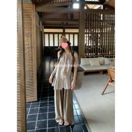 荒荒家  不规则条纹上衣2025夏季新款法式优雅气质休闲无袖背心女