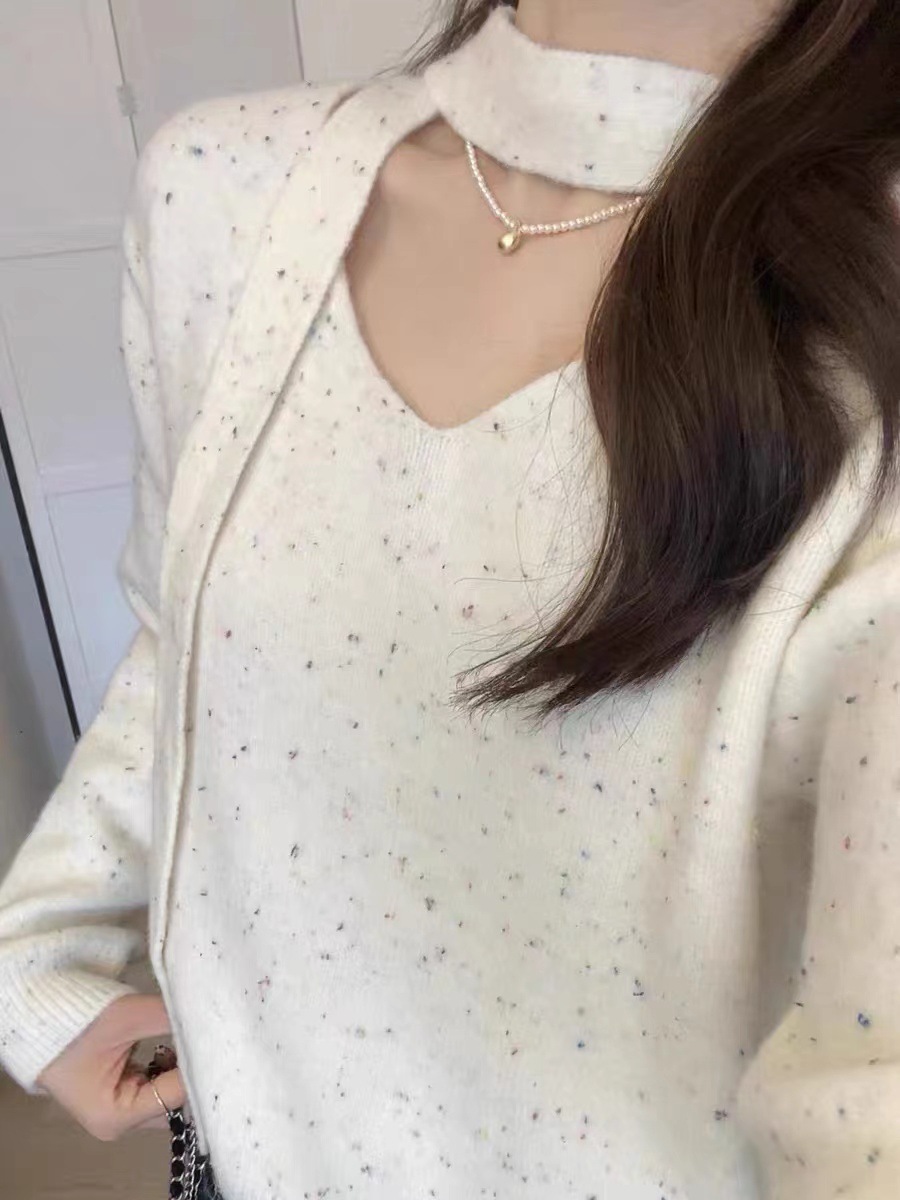 Design Sense Streamer Color Point Soft Waxy Red Sweater Women'S New V-Neck Bottoming Knitted Sweater 18 Undefined