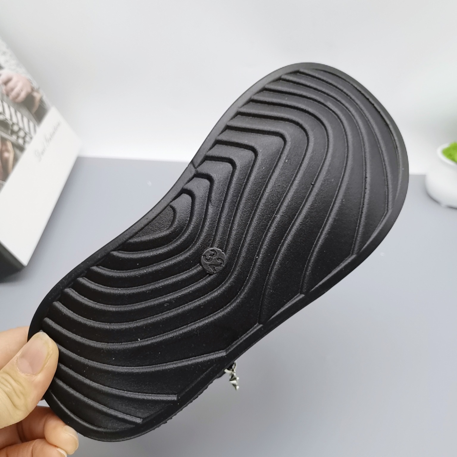 Sandalias para niñas en tallas 26-31, calzado de playa infantil de verano, nuevas y elegantes sandalias de princesa para niñas.