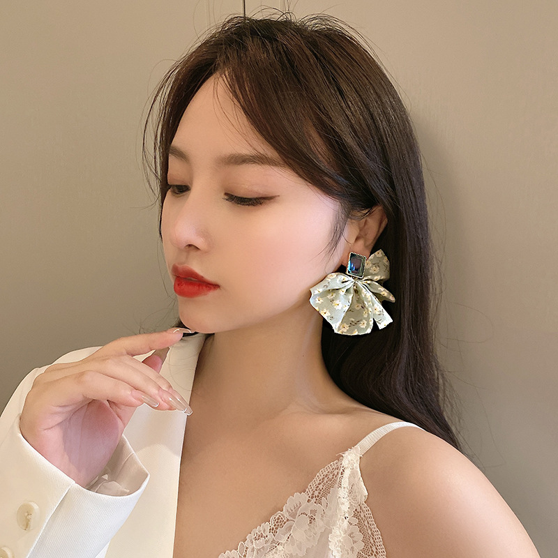 Fashion Crystal Fabric Printing Bow Stud Earrings Wholesale Nihaojewelry display picture 8
