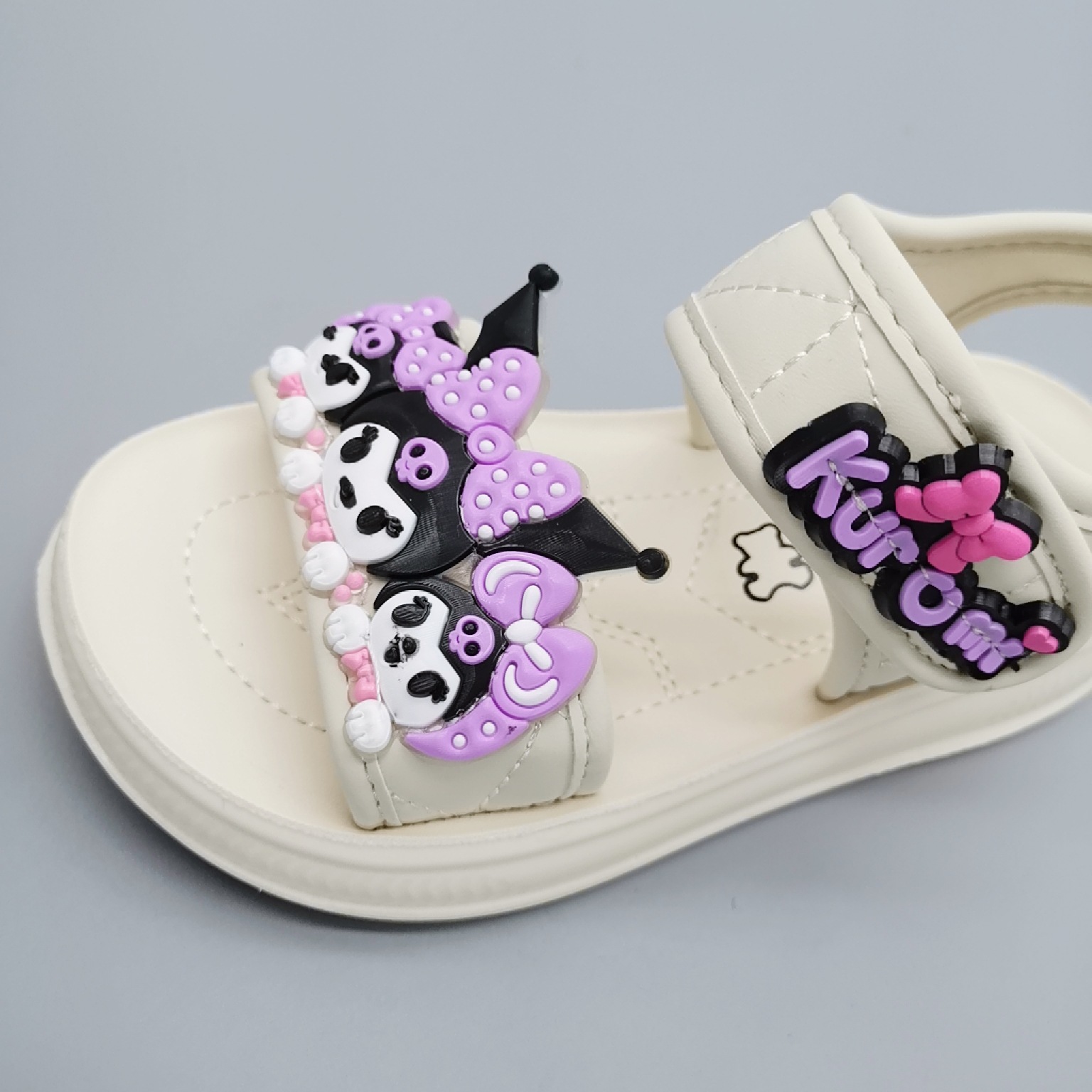 Sandalias Verano Estilo Caliente 2025 Zapatos de Playa para Niñas de 1-5 Años Zapatos Casuales de Malla Antideslizantes Lindos Zapatos de Suela Suave Princesa.