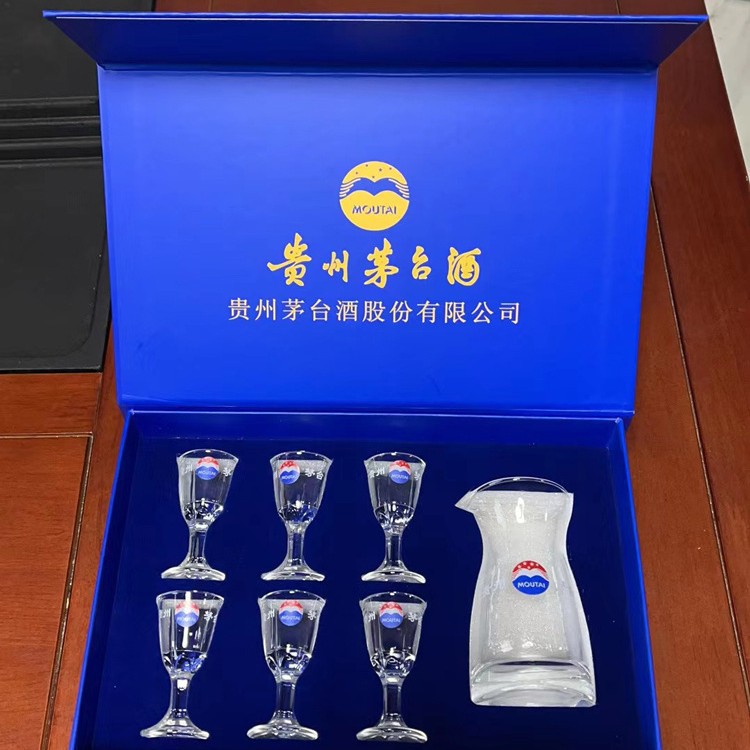 Tazas de licores de pies altos, cajas de regalo de licor, tazas de licor de vidrio sin plomo, tazas de licor de pequeño tamaño