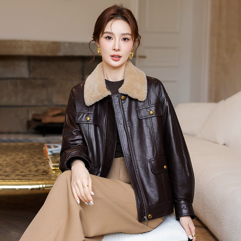 Европейский вокзал Новый зимний овечий шерстяной воротник масляный воск овечьей кожи гусиный пуховик женский короткий кожаный теплый пиджак