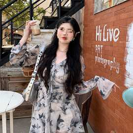 大码女装胖mm设计感露肩不规则荷叶边水墨蝴蝶印花收腰显瘦连衣裙