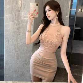 温柔淑女花朵网纱挂脖无袖连衣裙纯欲气质修身露背显瘦打底连衣裙