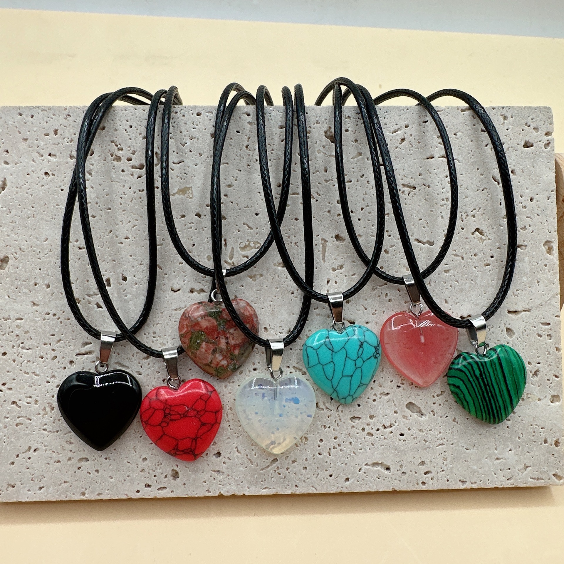 16g Weight Pendant Necklace Classification Simple Style Heart Shape Artificial Crystal Leather Rope Women's Pendant Necklace 1 Piece