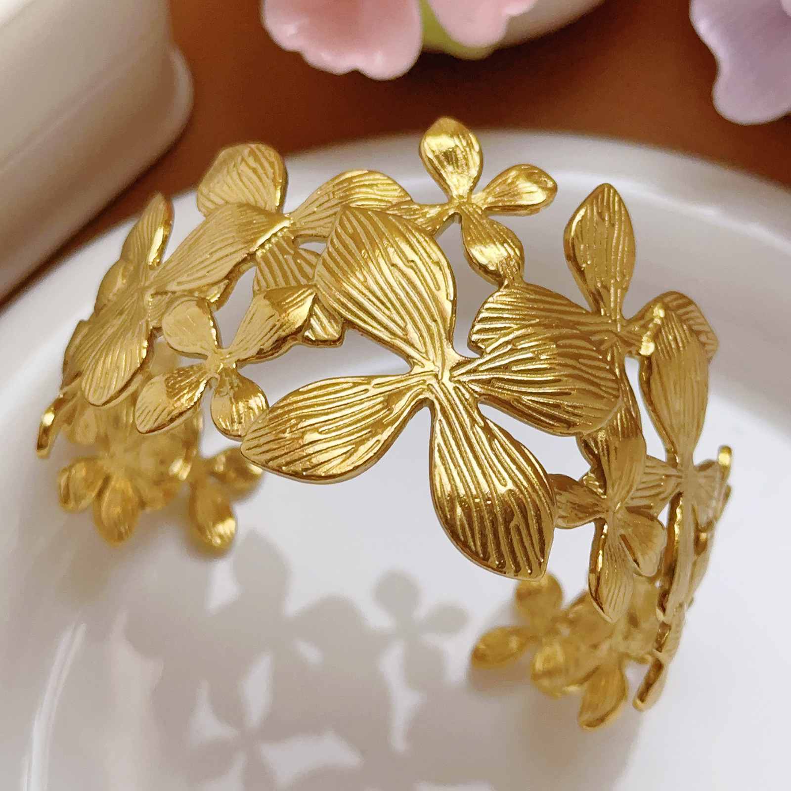 Cross-border retro versátil pulsera de acero inoxidable chapado en oro 18k pulsera de moda ligera lujosa alta joyas de temperamento