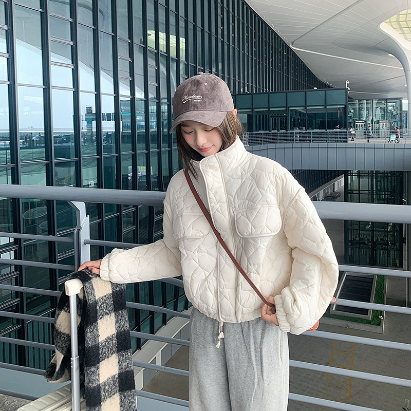Coreano pequeño diseño de reducción de la sensación de cintura corta corta de algodón suelto de cuello alto chaqueta de manga larga para mujeres image 2