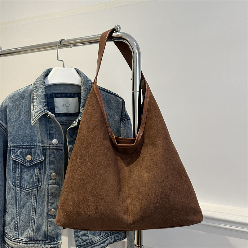 Otoño y invierno bolsas retro de gamuz, bolsas debajo de las axilas, bolsas para mujeres, bolsas de hombro de gran capacidad, bolsas de cubo. image 4