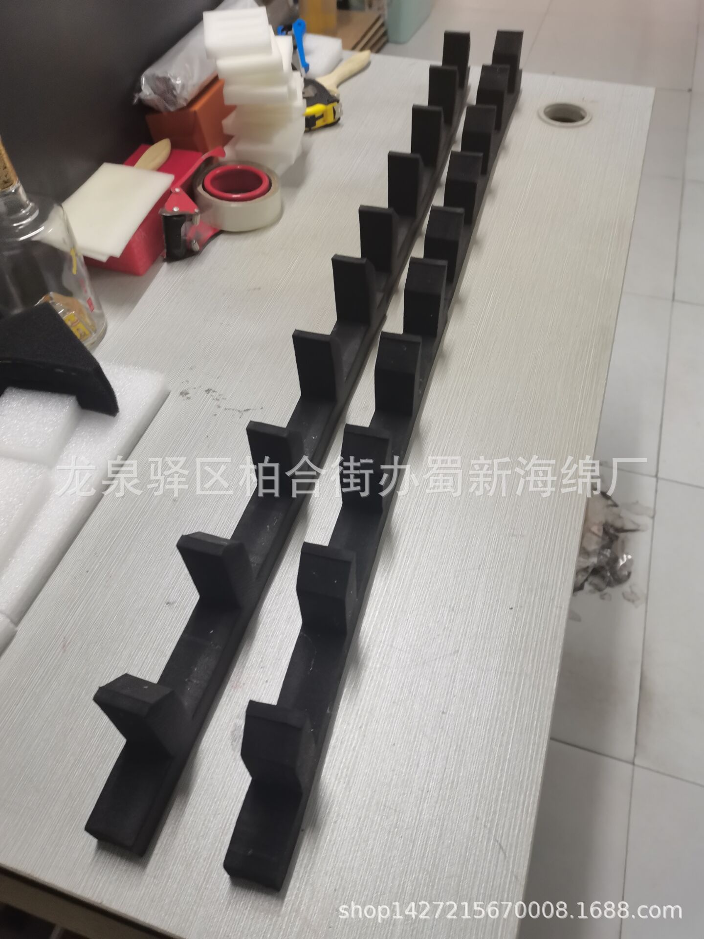 厂家供应黑色硬泡沫45度EVA成型异形缓冲汽车零部件包装硬泡沫