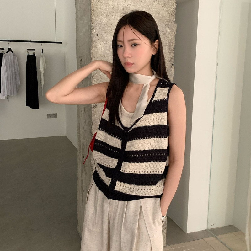 6up Summer Korean Style Color-Block Striped Faux Two-Piece Sleeveless Sweater Vest for Women Guangzhou 13Th Row New Knitwear 60368 6up Summer Korean Style Color-Block Striped Faux Two-Piece Sleeveless Sweater Vest for Women Guangzhou 13Th Row New Knitwear 60368