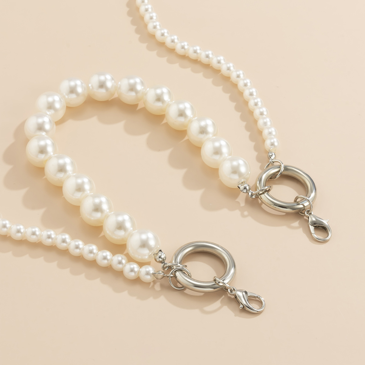 Temperament Double Layer Imitation Pearl Woven Mobile Phone Chain Creative U-shaped Tassel Woven Jewelry display picture 8
