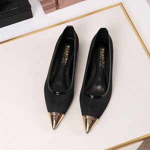 2162 Korean retro hollowed out mesh shallow mouth low heel women's shoes with metal pointed toe, one foot thick hee