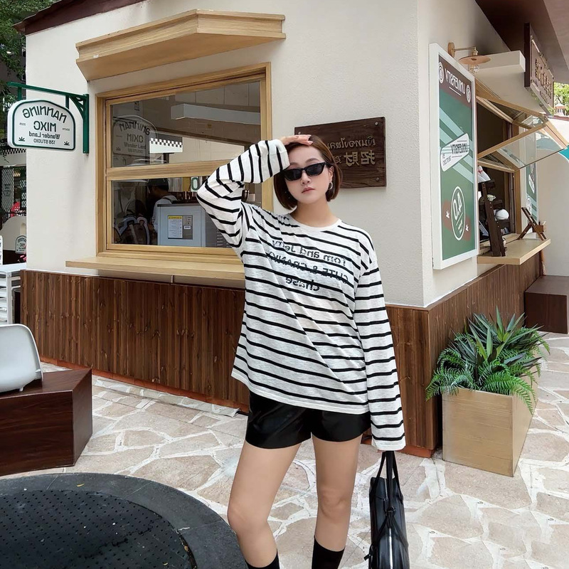T-shirt in season! Stylish and trendy, - Tom and Jerry co-branded cotton-linen striped long-sleeve round-neck women's top T-shirt in season! Stylish and trendy, - Tom and Jerry co-branded cotton-linen striped long-sleeve round-neck women's top