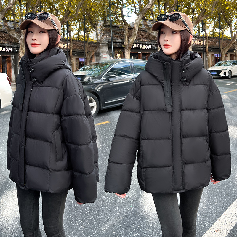 Ropa de algodón deportiva simple en 2025, nueva moda de mujeres pequeñas gruesas sueltas y casuales anti-temporada ropa de pan sólido
