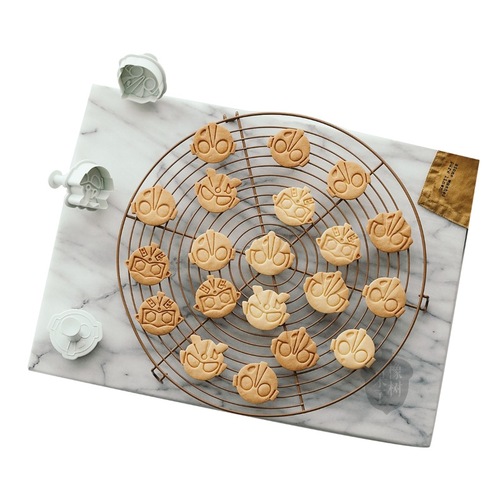Ultraman biscuit mold with heightened salted egg Superman steamed bun crust tool fondant frosting hand mold boy's favorite
