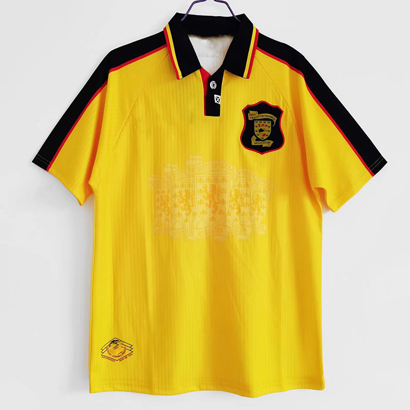 レトロなドイツのサッカー服の主な客席です。|undefined