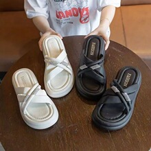 ����ЬŮ�ļ��⴩2026�¿���ȹ�Ӻ��ɳ����Ь�r��Ůʿ�ЋDһ����