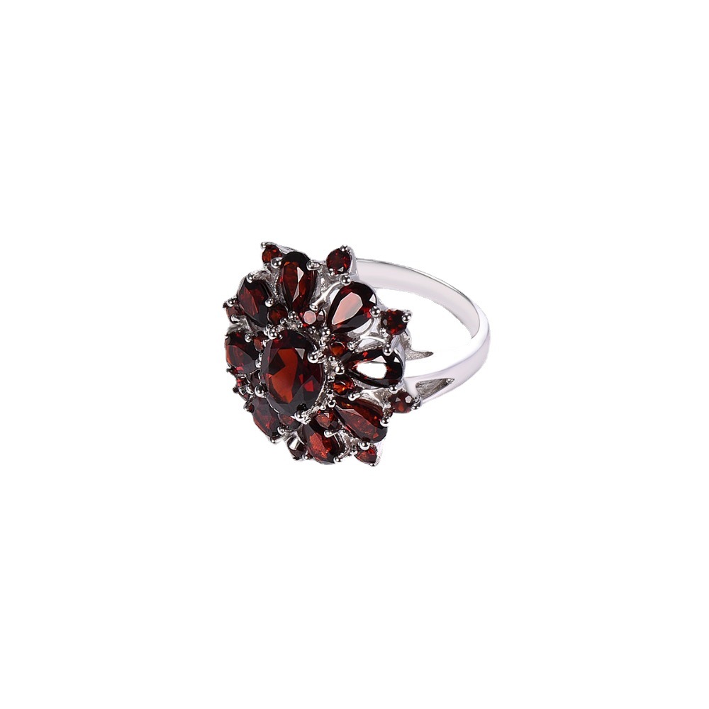 Anillo de compromiso designer con rubí y diamantes mujer_voghion.com