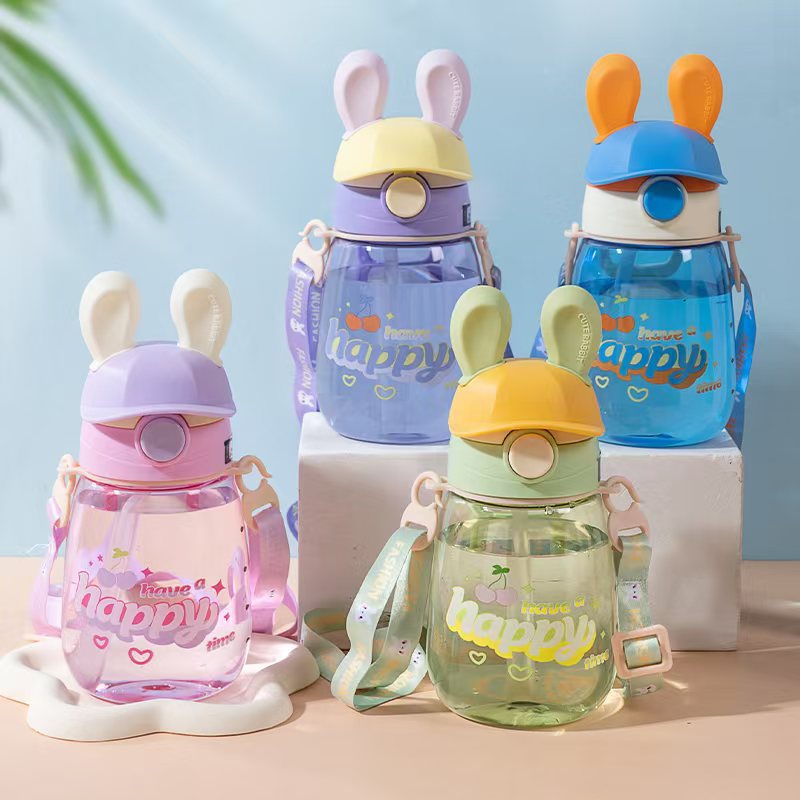 Yitong creativo para niños tazas de plástico de PC cinturón jarro de agua estudiantes de jardín de infantes dibujos animados conejo taza de paja 2025 nuevo