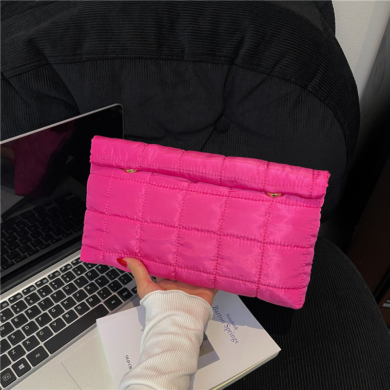Simples paquetes de cena coreanos de color sólido de estilo extranjero para mujeres de alto nivel temperamento personalidad de fiesta bolsa de mano