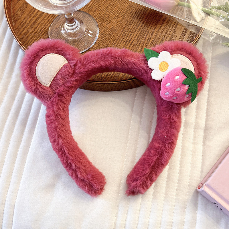 Oso de fresa cara lavado diadema banda de pelo de las mujeres Otoño e Invierno máscara banda de pelo 2022 nueva fresa horquilla de felpa