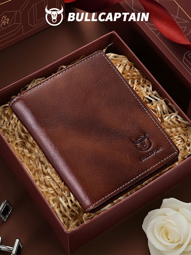 capacious wallet