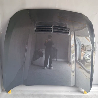 Carbon fiber modified front hood suitable for 2024 Mustang, carbon fiber engine hood with ventilation and heat dissipation design (Car shell)