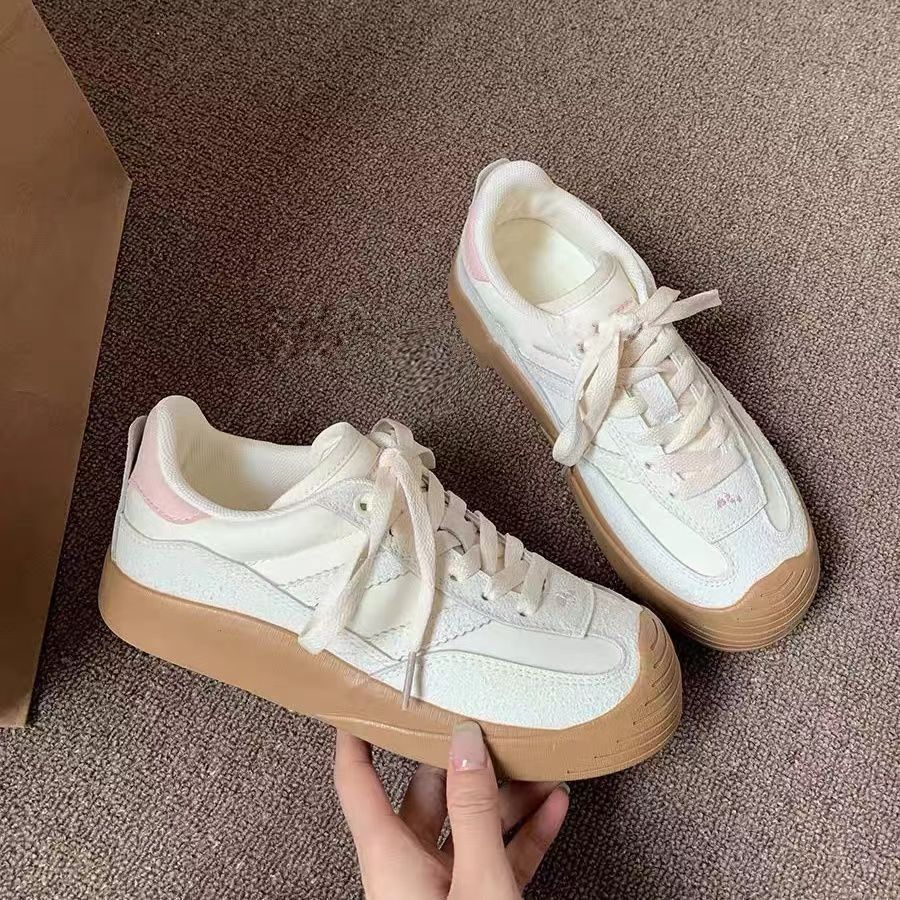 Yi juvenil verano nuevos zapatos blancos para mujeres estilo de Hong Kong Harajuku versátil zapatos de entrenamiento de mujeres coreanas zapatos deportivos casuales para mujeres moda