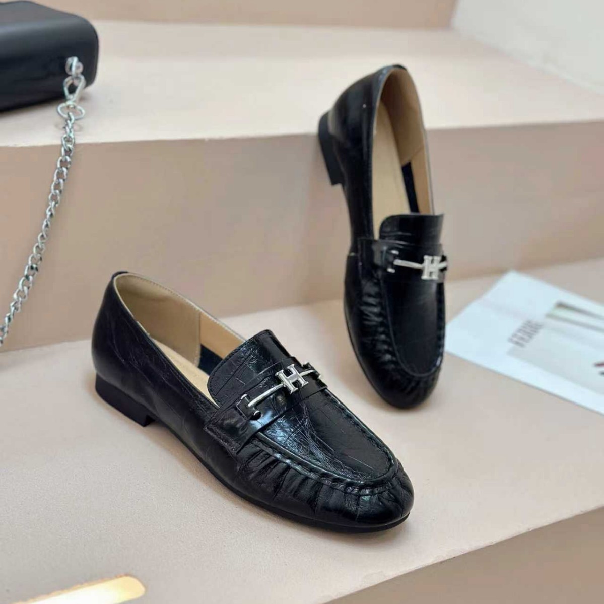 Giày lười nữ đế bệt mũi vuông thoải mái, phong cách loafer — Màu đen, Màu trắng be