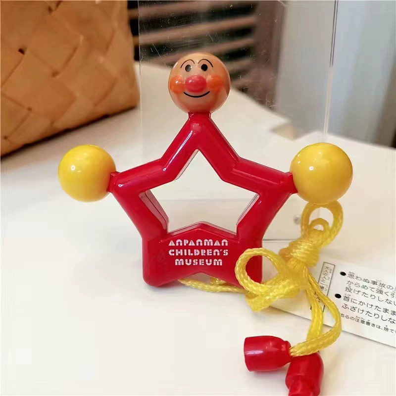 アンパンマンの手で鈴を鳴らします。赤ちゃんのプレゼントはおもちゃの赤ちゃんをなだめます。|undefined
