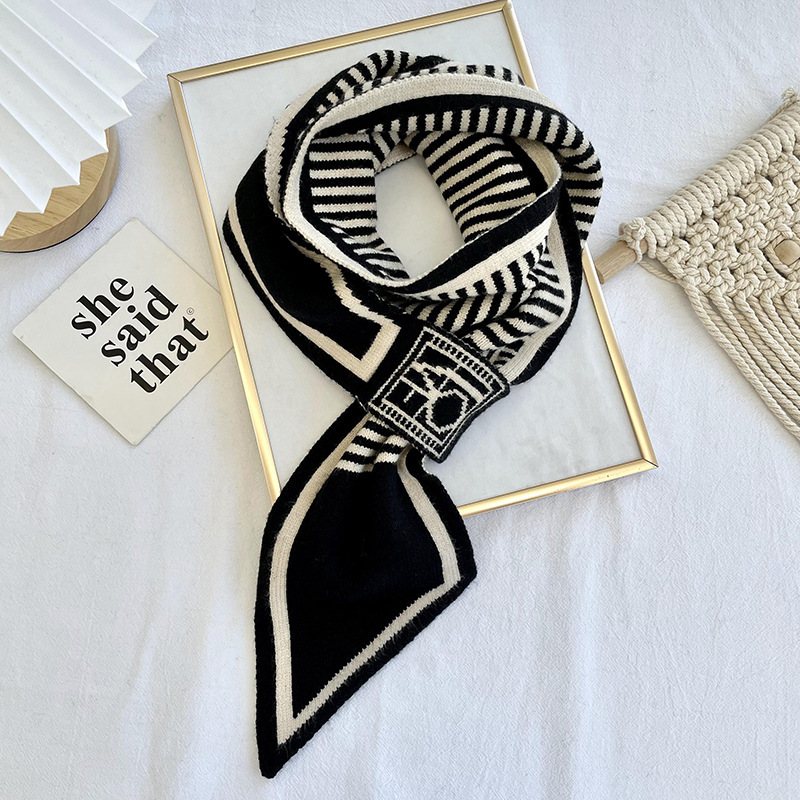 Nuevo tipo de bufandas cruzadas coreanas de otoño y invierno de ajedrez de punto de cuadros perezosos perforación bufandas de cuello