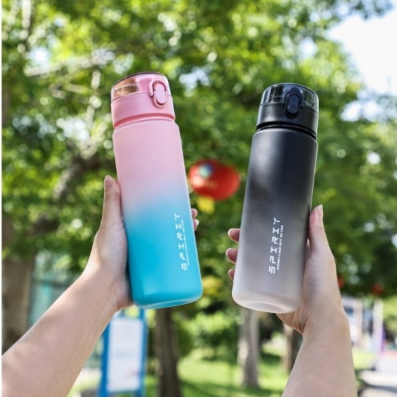 Nuevo taza de agua gradiente a prueba de fugas a prueba de caídas taza de agua portátil de gran capacidad para estudiantes kettle deportivo taza resistente al calor de alto valor facial