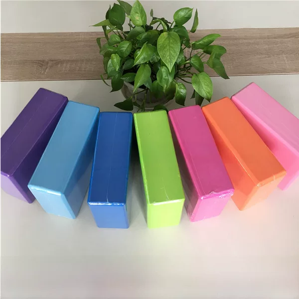 The Shop Owner Recommends the 120g 369 Yoga Block for Beginners, a Dance Practice Block That Can Be Used as a Logo or as a Prop for the Game "Stepping Stones."