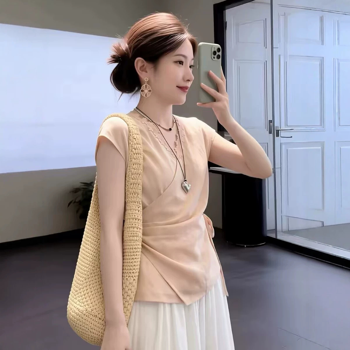 Áo thun nữ tay ngắn phối ren thắt eo phong cách nhẹ nhàng — màu hồng chi tiết 2