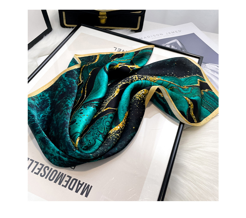 Women's Elegant Color Block Silk Printing Silk Scarf display picture 2