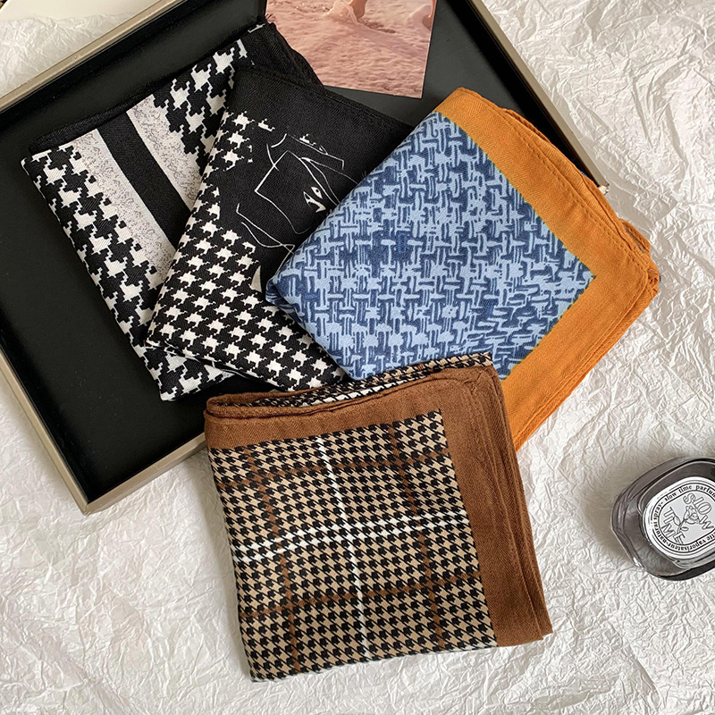 Bufandas de seda cuadrada alta sensación 2025 nuevo engrosado calentamiento bufandas de cuadros de pájaros paquete bufandas de cuello bufandas al por mayor