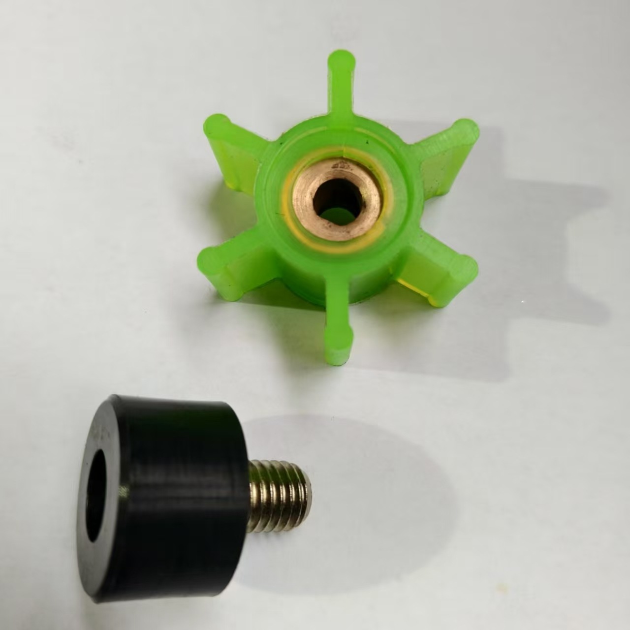 加工非标聚氨酯异形件 聚氨酯包铁件 聚氨酯轴承轮 聚氨酯包胶件