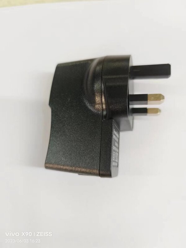 4.2V2A British standard USB charger color changing light adapter USB universal adapter 388 charging head