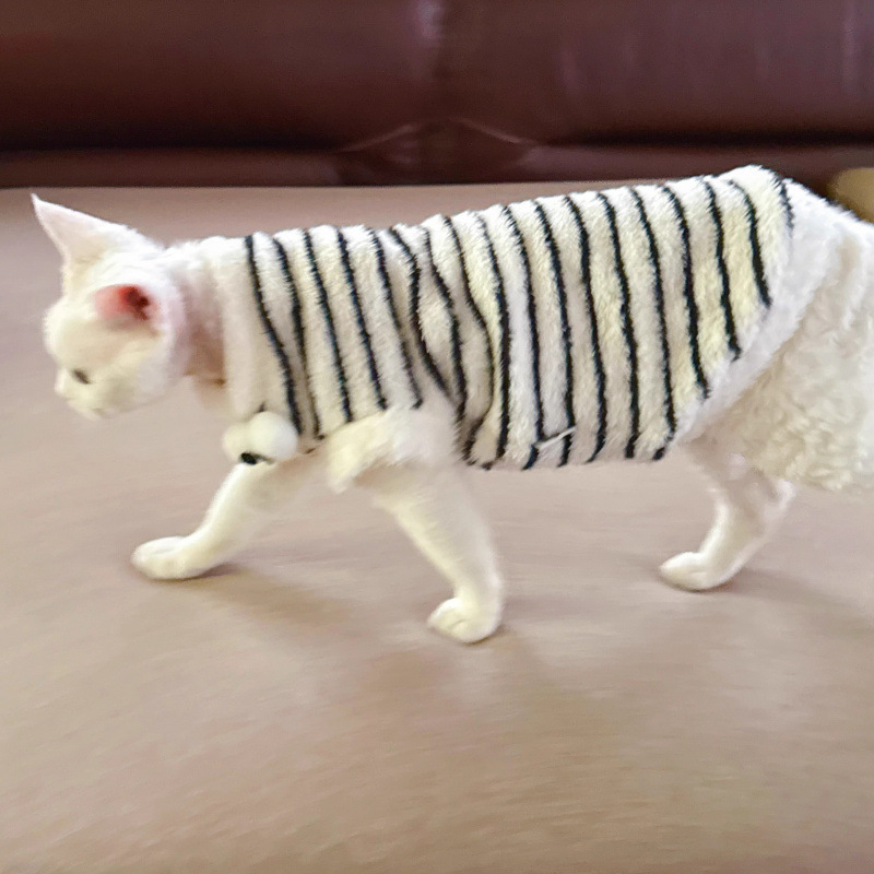 Otoño y invierno grueso chaleco de rayas caliente esfinge gato sin pelo germán gatito pequeño gato pequeño abrigo de peluche perro