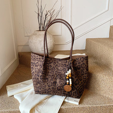 时髦复古包包女大容量2025新款秋季洋气单肩子母包上班通勤托特包