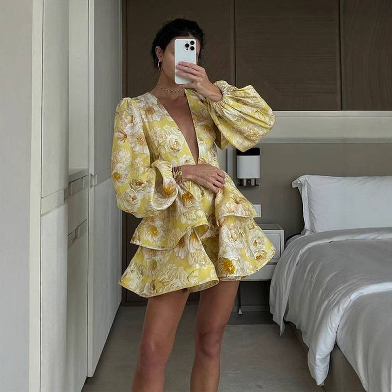 2025 Summer Cross-border Foreign Trade New French Elegant V-neck Printed Short dress Lantern Sleeve Cake Skirt