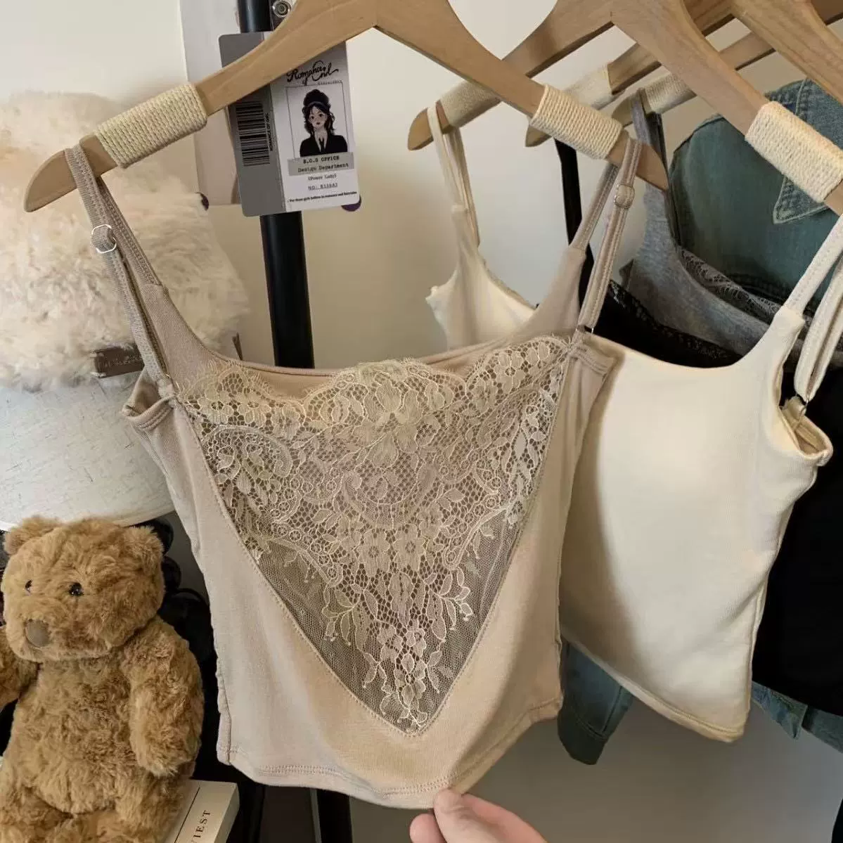 Весна и Лето без спинки сплошной цвет тонкий плечевой ремень кружевной сшивки сексуальный маленький подтяжка с нагрудным ковриком Регулируемый плечевой ремень жилет для женщин