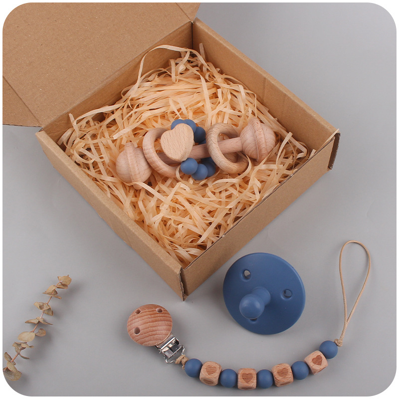 Bebé de dibujos animados de haya corazón sonajero mordedor calmante bebé silicona pezón mordedura chupete cadena traje de tres piezas