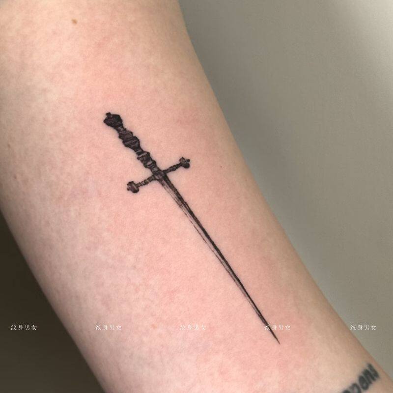 Minimalist black arrow juice tattoo sticker, dark style arm blade English realistic herbal waterproof tattoo Minimalist black arrow juice tattoo sticker, dark style arm blade English realistic herbal waterproof tattoo